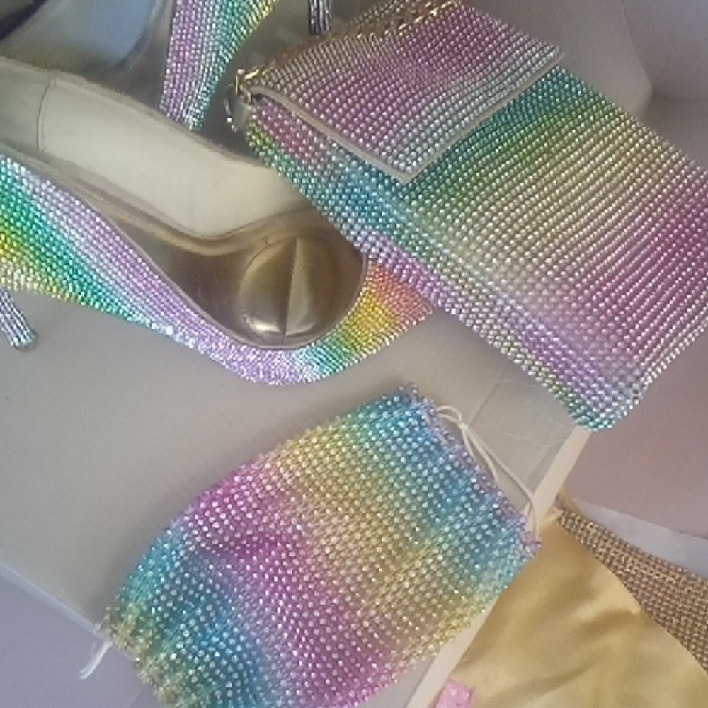 Multicolor Chain Detail Halter Top - Picture 7 of 7